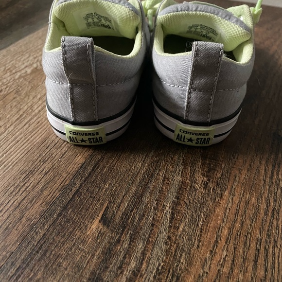 Converse - Picture 2 of 2